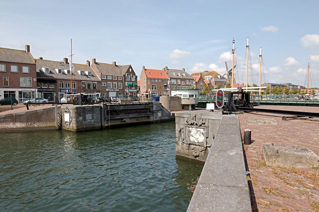 hellevoetsluis vestingstad voorne putten Droogdok Jan Blanken hdr vestingswallen kazerne bernisse